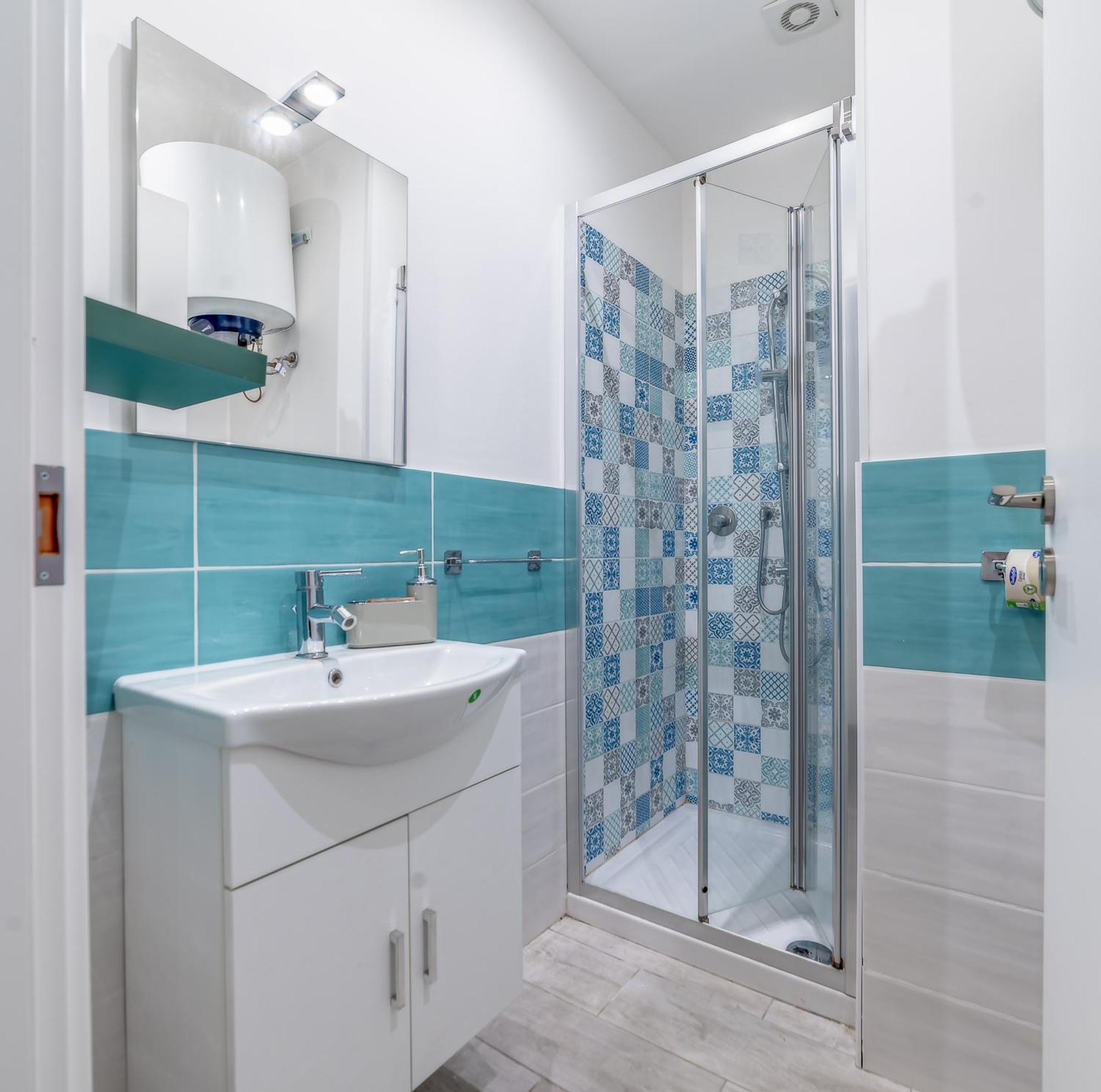 Cozy Enna Rooms - Metro Re Di Roma Exterior photo